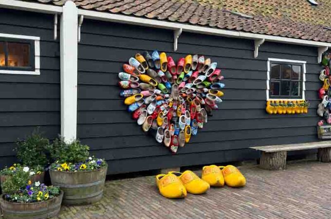 Clogs Heritage Meets Style