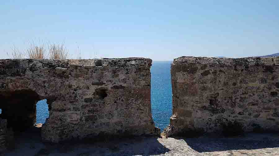 Koroni castle walls