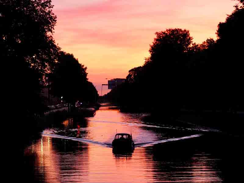 Amsterdam Boat Tours: The Ultimate Guide to Canal Cruises, Private Dining & Self-Drive Boats