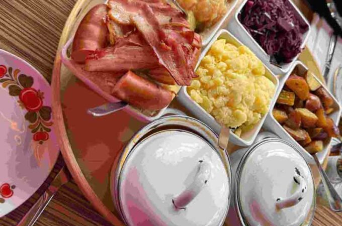 Eating-Out A-Guide-to-Dutch-Dining-Culture