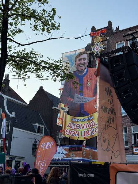 King-Willem-Alexander decoration on King's Day